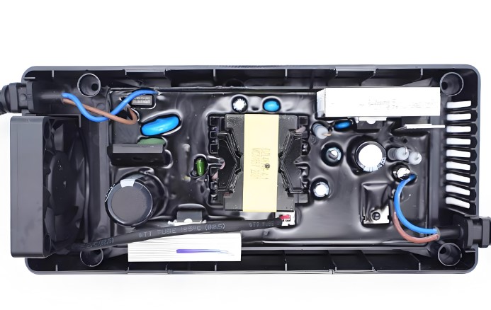 環氧樹脂膠水和環氧AB膠在電子組裝中有何不同？